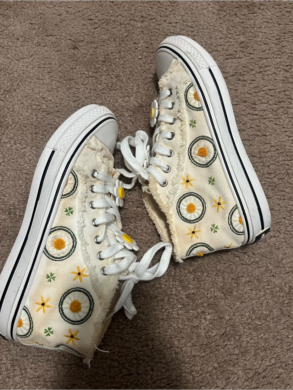 Floral Embroidery Canvas Sneakers - Picture 1 of 8